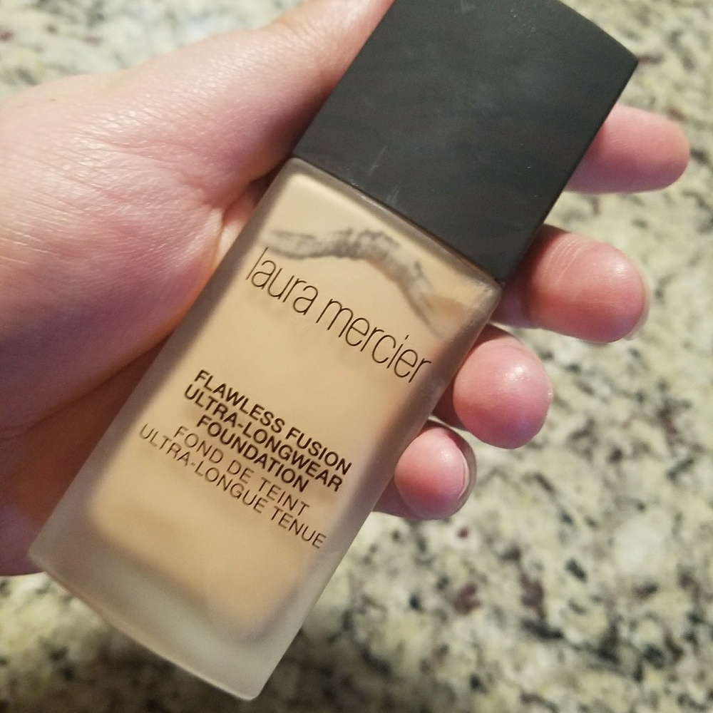 Laura Mercier flawless fusion ultra-longwear